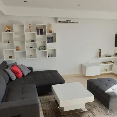 Sara With Pool Appartamento Crikvenica