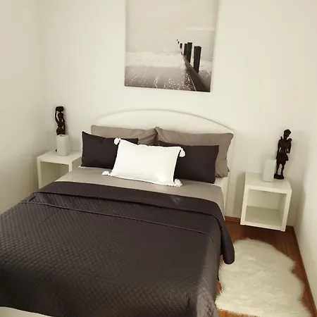 Apartament Sara With Pool *