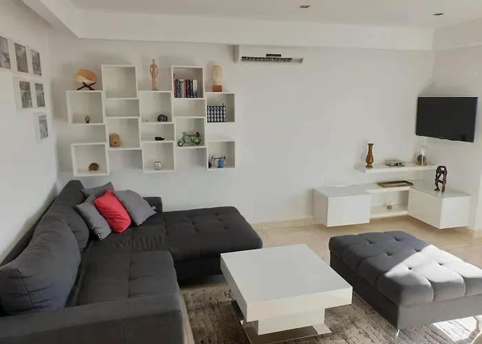 Sara With Pool Apartamento Crikvenica