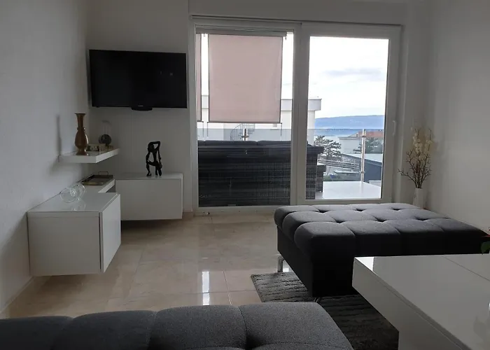 Sara With Pool * Crikvenica